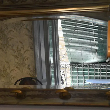 Pensio Bellmirall Guest house Girona