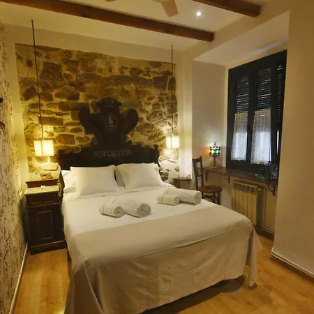 Pensio Bellmirall Guest house Girona